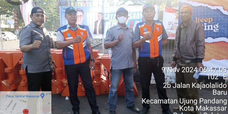 Tanpa Libur, Personil TRC Perumda Parkir Makassar Mengatur Parkiran Kendaraan Tamu HUT Makassar