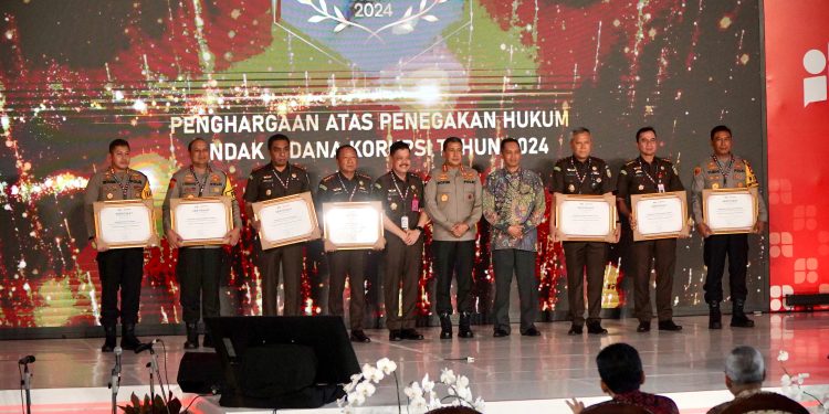 Kapolda Sulsel Menerima Penghargaan “KPK Award” 2024 Atas Penegakan Hukum Tindak Pidana Korupsi