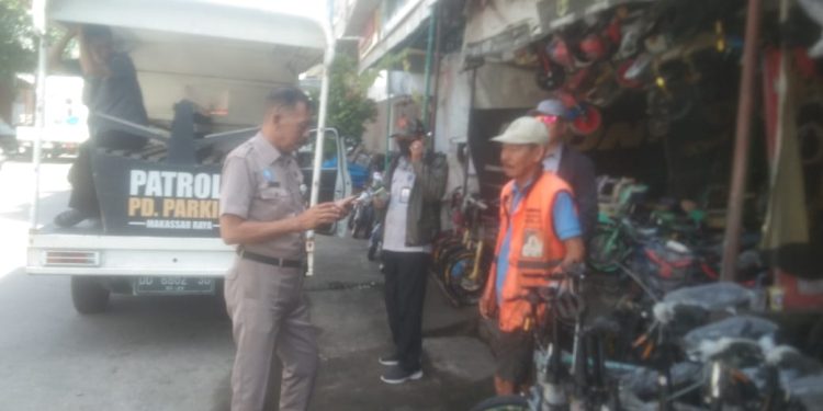 TRC Perumda Parkir Makassar Edukasi Jukir untuk taat Aturan