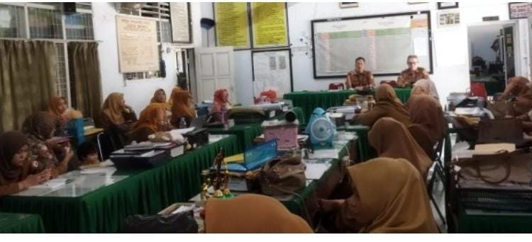 Briefing Internal Bersama Guru, Kepala SMPN 4 Pesan Ini