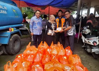 Perumda Parkir Makassar Salurkan Bantuan untuk Korban Banjir di Kecamatan Manggala