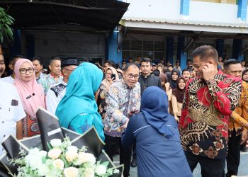 Dampingi Pj Gubernur Sulsel Tinjau Pelaksanaan MBG di Makassar, Danny Pomanto: Jauh Lebih Baik!