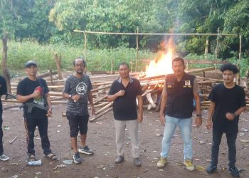 Personel Polsek Kajang Bakar Gelanggang Sabung Ayam di Desa Bonto Baji