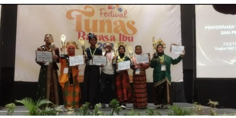 SMPN 4 Makassar Raih Prestasi Festival Tunas Bahasa Ibu (FTBI)2024