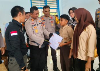 Peduli Sesama, Kapolres Jeneponto dan Jajarannya Gelar Bakti Sosial