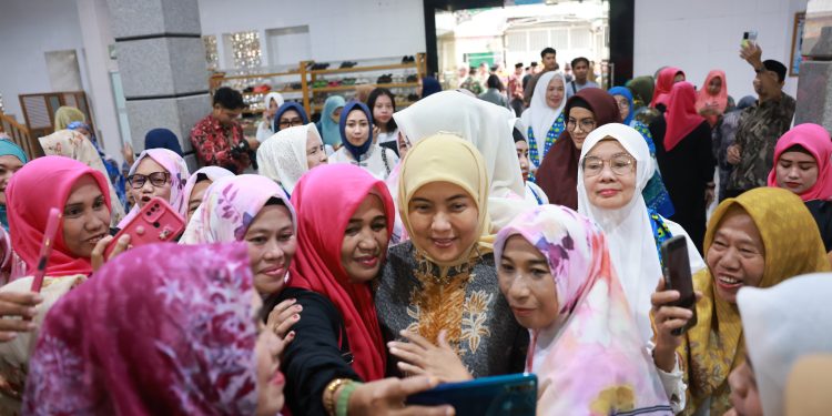 Wakil Wali Kota Makassar Aliyah Mustika Ilham Hadiri Buka Puasa Bersama di Masjid Taqwa