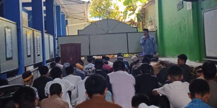 Genjot Keimanan dan Ketaqwaan, Siswa SMPN 29 Makassar Sholat Berjamaah