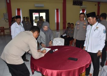 Polres Bulukumba Salurkan Zakat Fitra Ke Baznas