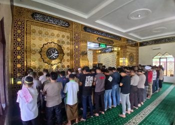 Polres Bulukumba Gelar Sholat Gaib, Doakan Rekan Polisi Yang Gugur Dalam Tugas di Lampung