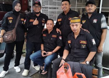 Peduli Sesama, Ormas Sinri’ Jala Bagi-Bagi Takjil ke Jalan