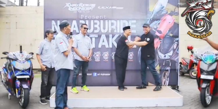 Berkah Ramadhan, XRI Chapter Bareng Yamaha Bagi-Bagi Takjil ke Pengguna Jalan