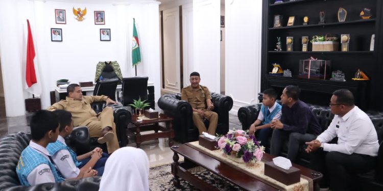 Wali Kota Makassar Munafri Dukung Siswa SMPN 6 Makassar Berprestasi ke Olimpiade Internasional