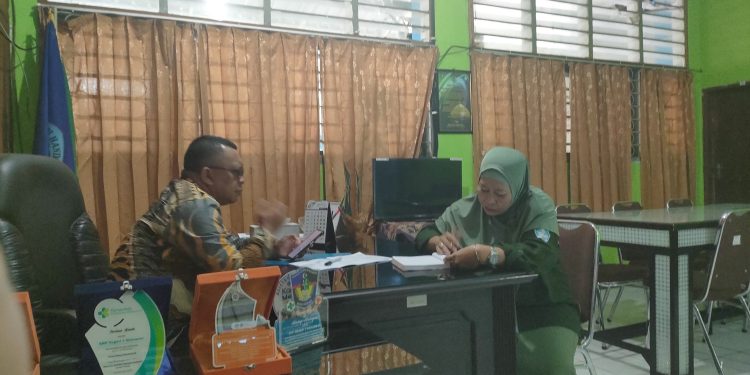 Dukung Program Pemerintah, Kepala SMPN 1 Makassar Kordinasi Soal Dabos Bersama Bendahara
