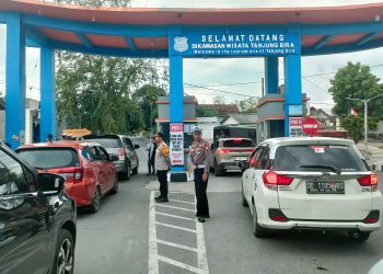 H+4 Lebaran, Kapolres Bulukumba Tinjau Arus Lalu Lintas di Pintu Masuk Kawasan Wisata Pantai Bira