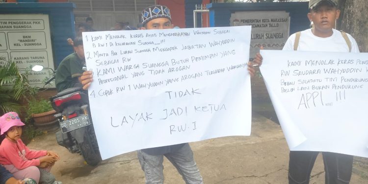Diminta Turun dan Di Demo Oleh Warga, Ketua RW di Suangga Resmi Mengundurkan Diri