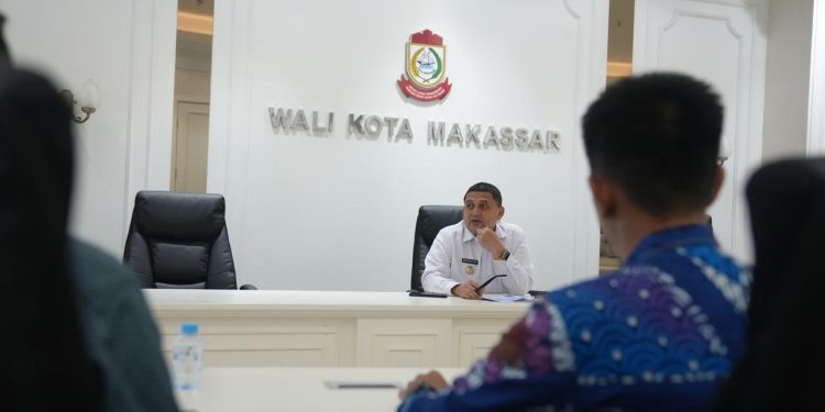 Jaga Estetika Kota, Pemkot Makassar Bakal Tindak Tegas Oknum yang Paku Hingga Pasang Reklame di Pohon