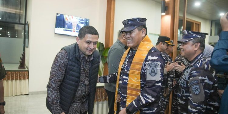 Kunker di Sulsel, Wali Kota Makassar Munafri Arifuddin Jemput KSAL Muhammad Ali di Lanud Sultan Hasanuddin