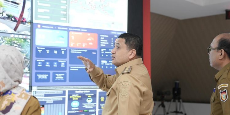 Wali Kota Munafri Tinjau War Room, Tingkatkan Keamanan Lorong Lewat Pantauan CCTV