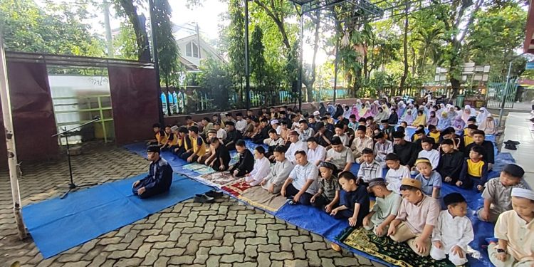 Akhir Libur Panjang, Siswa SD Inpres Baraya 1 Kompak Laksanakan Jumat Ibadah
