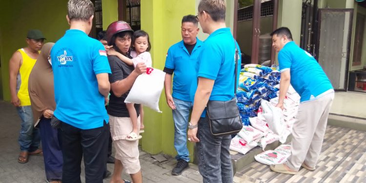 YAKIN Berbagi: Ratusan Keluarga Tersenyum di Tahun Baru Imlek 2576