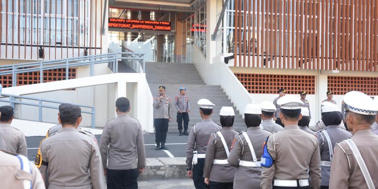 Polres Bulukumba Gelar Apel Siaga Pengamanan Hari Buruh (May Day) 2025 di Lapangan Pemuda