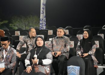 Bersama Wali Kota se-Indonesia, Munafri-Melinda Saksikan Pertunjukan Air Mancur Menari di THP Kenjeran