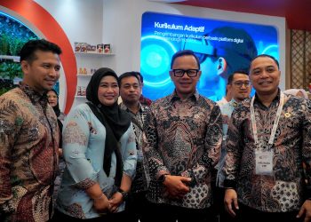 Wamendagri Bima Arya Terpukau Lihat Inovasi Pemkot Makassar di City Expo APEKSI Surabaya