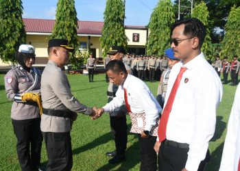 Sebanyak 21, Kapolres Bulukumba Beri Penghargaan ke Personil Yang Prestasi