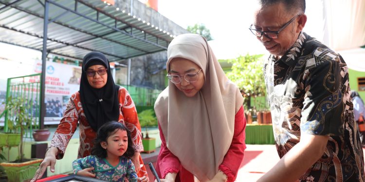 Hadirkan Program Ruang Baca dan Gerakan Ibu Suka Membaca, Gebrakan Melinda Aksa Wujudkan Sekolah Berbasis Literasi