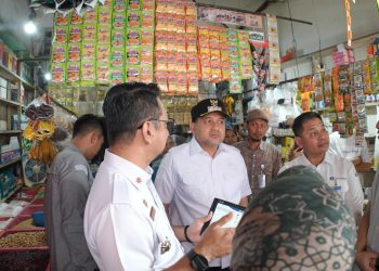 Cek Bahan Pokok di Pasar Terong, Appi: Ada Naik, Namun Kecenderungan Turun