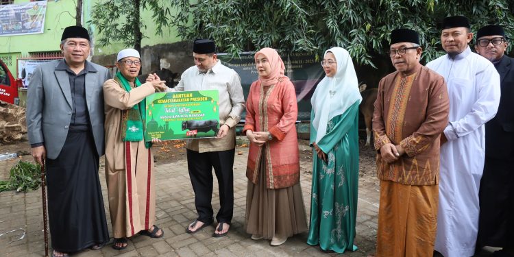 Munafri Bersama Melinda Saksikan Kurban Presiden RI, Sampaikan Terima Kasih kepada Prabowo