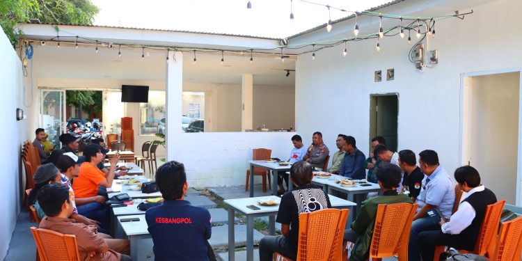 Perkuat Sinergitas, Kasat Lantas Polres Bulukumba Gelar Ngopi Bareng Bersama Jurnalis