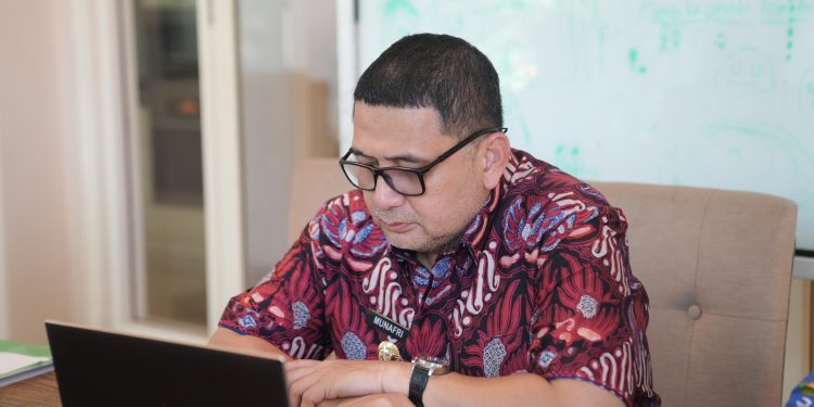 Wali Kota Makassar Ulas Program Jaminan Sosial Saat Hadiri Wawancara Nominasi Paritrana Award
