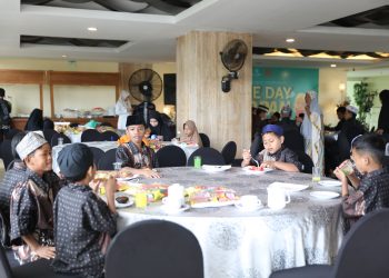 100 Anak Panti Dimuliakan Hatinya Lewat Program CSR Hotel Claro