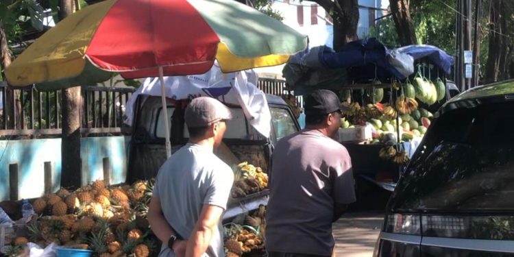 Wali Kota Munafri Sidak Pasar Tumpah Tello, Tegur Pedagang yang Ganggu Jalan Umum