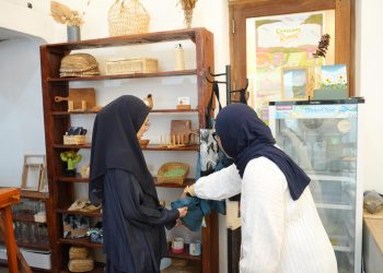 Melinda Aksa Apresiasi Anak Muda Makassar di Balik Gerakan Peduli Sampah ala Artani