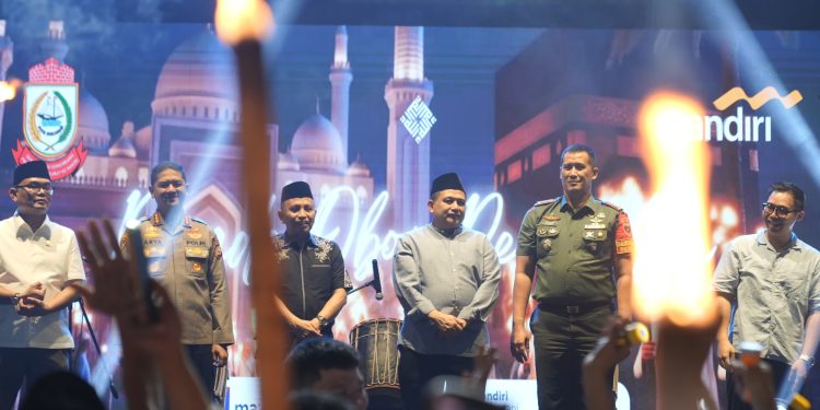 Pawai Obor Muharram, Wali Kota Munafri Ajak Warga Rayakan Hijrah dengan Semangat Baru