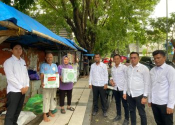 Sehari Jelang Hari Bhayangkara, Polres Bulukumba Kembali Salurkan Bantuan Sembako Lewat Baksos