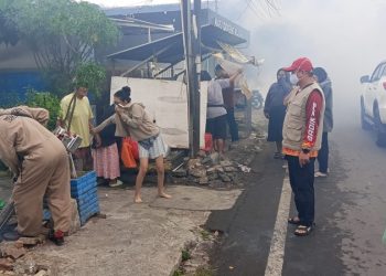 Tiga Warga Kelurahan Mattoangin Terjangkit DBD, Dinkes Makassar Lakukan Fogging dan Edukasi PSN