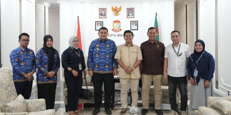 Didampingi DLH dan Dinkes, Walkot Munafri Bersama Yayasan Peduli Negeri Bahas Persoalan Sampah di Makassar