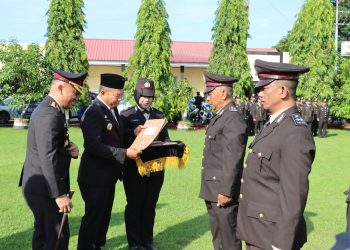 Polres Bulukumba Beri Penghargaan kepada 9 Personel dan 1 Anggota BPBD di Momen Hari Bhayangkara ke-79