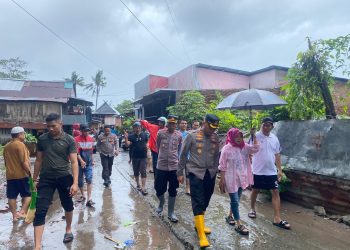 Kapolres Bulukumba Tinjau Langsung Lokasi Banjir di Lingkungan Batuppi, Kelurahan Bintarore