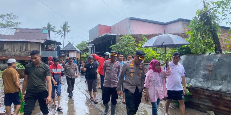 Kapolres Bulukumba Tinjau Langsung Lokasi Banjir di Lingkungan Batuppi, Kelurahan Bintarore