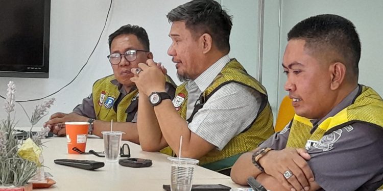 Perumda Parkir Makassar Lakukan Sidak Parkiran Mal Ratu Indah yang Berdiri di Atas Saluran Drainase