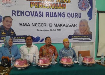 Dihadiri Kabid Disdik, Alumni SMAN 13 Makassar Resmikan Ruang Guru Baru