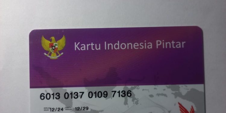 Warga Tallo Ini Harus Kecewa, Kantongi KIP Namun di Tolak Sistem SPMB di Makassar