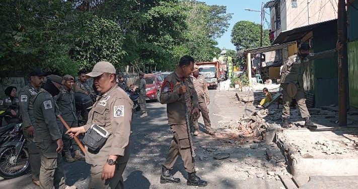 Tanpa Ada Perlawanan, Bangunan Lapak di Barukang 3 dan 4 Berhasil di Tertipkan Satpol PP Kecamatan Ujung Tanah