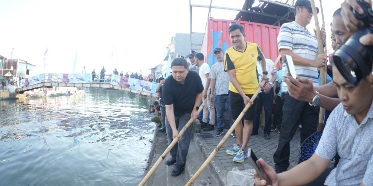 Jumat Bersih Jadi Momentum, Warga Makassar Diajak Ubah Sampah Jadi Berkah
