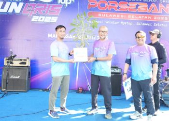 Dukung Lingkungan, BMPD dan BI Serahkan 1.000 Bibit Pohon ke Pemkot Makassar