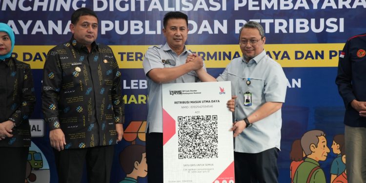 Naik Bus di Terminal Makassar dan Belanja di Pasar, Resmi Berlaku QRIS
